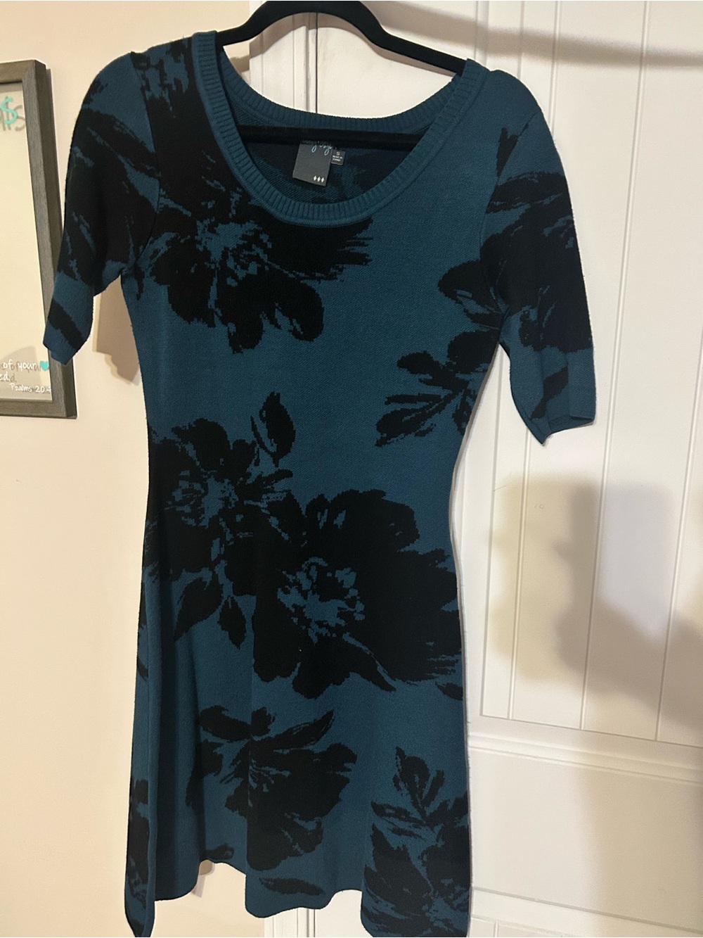 Teal & Black Floral Knit Scoop Neck Sweater Dress - Brand: N/A